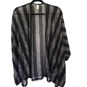 Unbranded Womens Black and Gray Striped Open Shawl Metellic Accent One Size